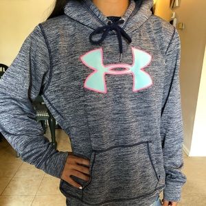 Super comfy Underarmour hoodie